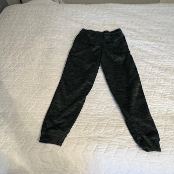 Boys Milwaukee Bucks Sweatpants, size 14-16 - Picture 3 of 5